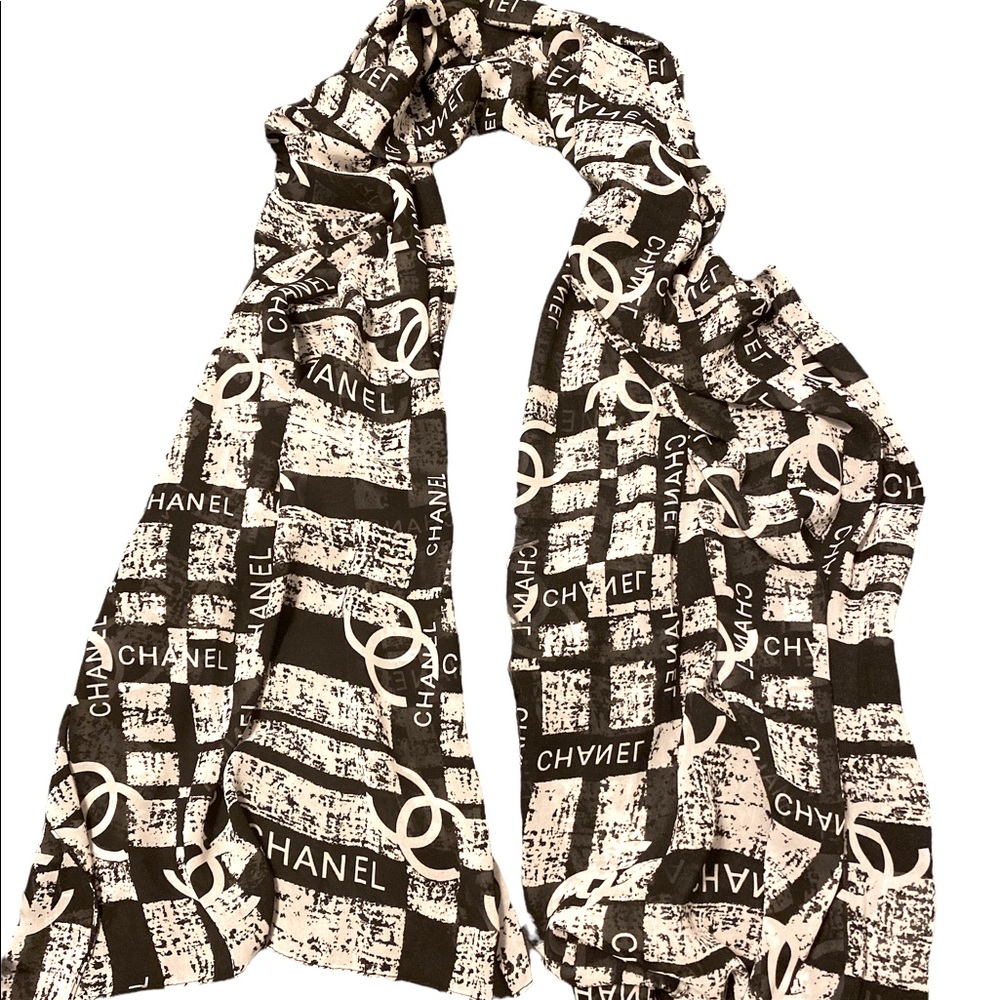 Inspired scarf